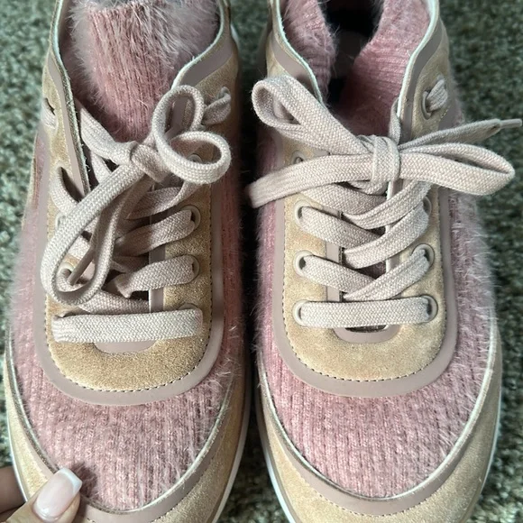 Chanel Pink Interlocking CC Logo Sneakers size 36.5. - Picture 10 of 11